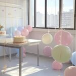 Quarto de hospital em Brasília decorado com balões e itens de chá-revelação para mãe com câncer.