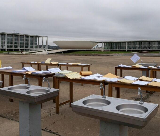 Evento em Brasília com bebedouros obrigatórios e elementos de burocracia no DF, aprovado pela CLDF.