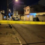 Rua no Recanto das Emas com área isolada pela polícia do DF após mortes