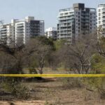 Condomínio no DF isolado por fita policial após tiroteio